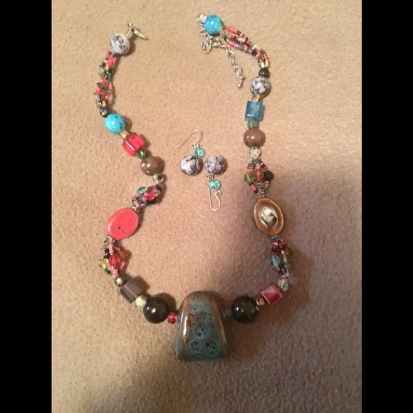 Jewelry - Necklace and earrings